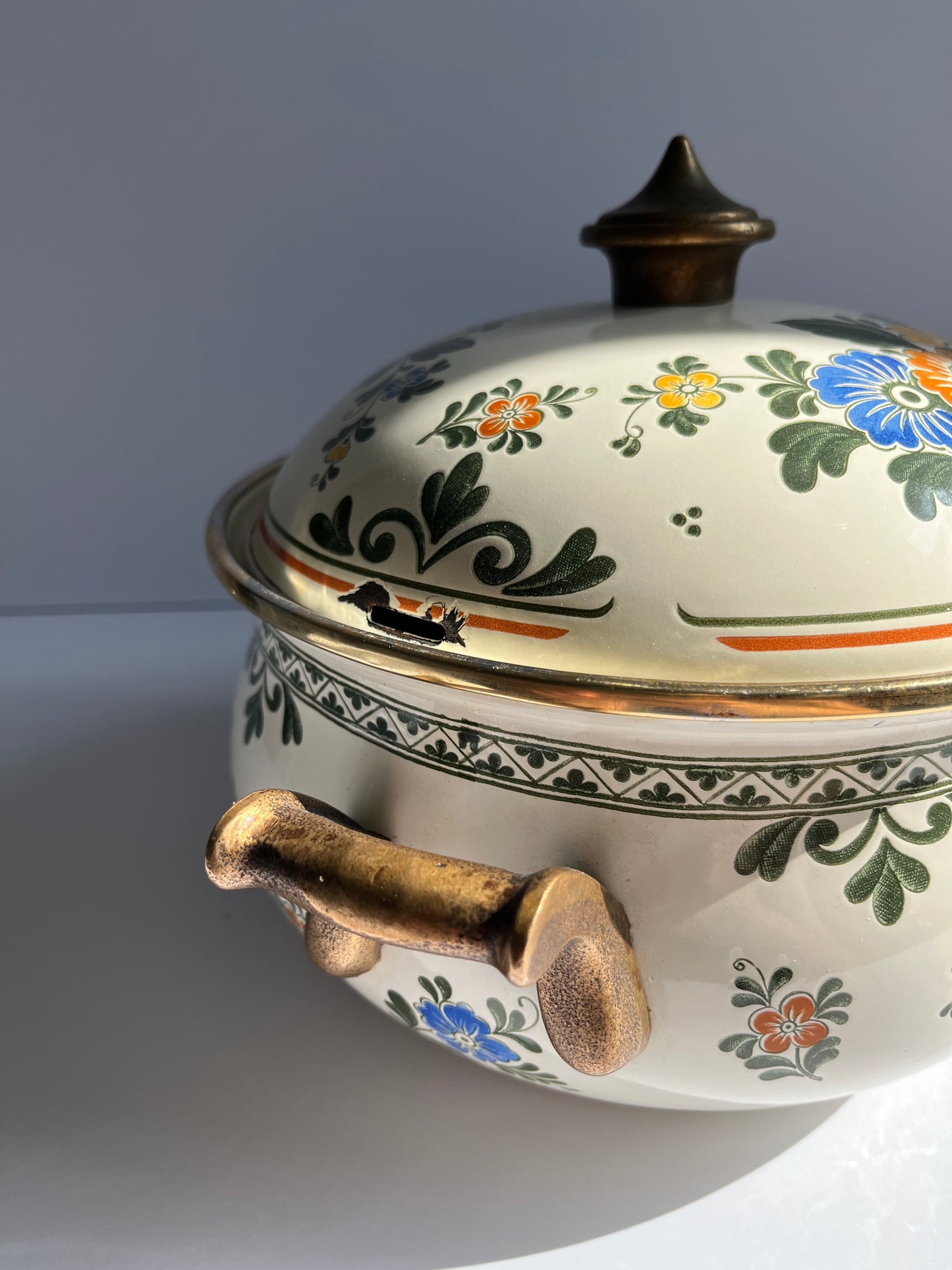 Vintage Asta Floral Pot | Dutch Oven