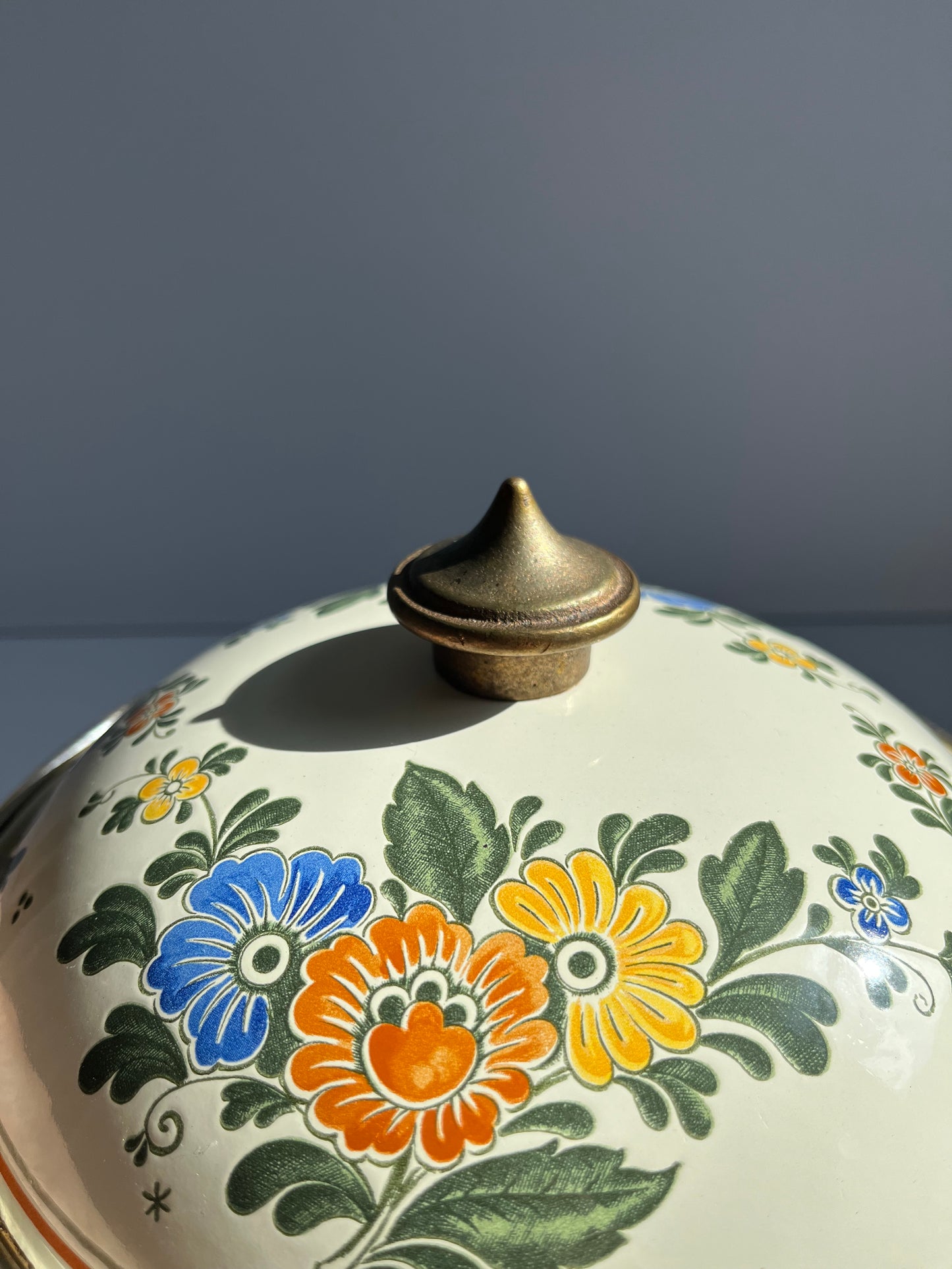Vintage Asta Floral Pot | Dutch Oven