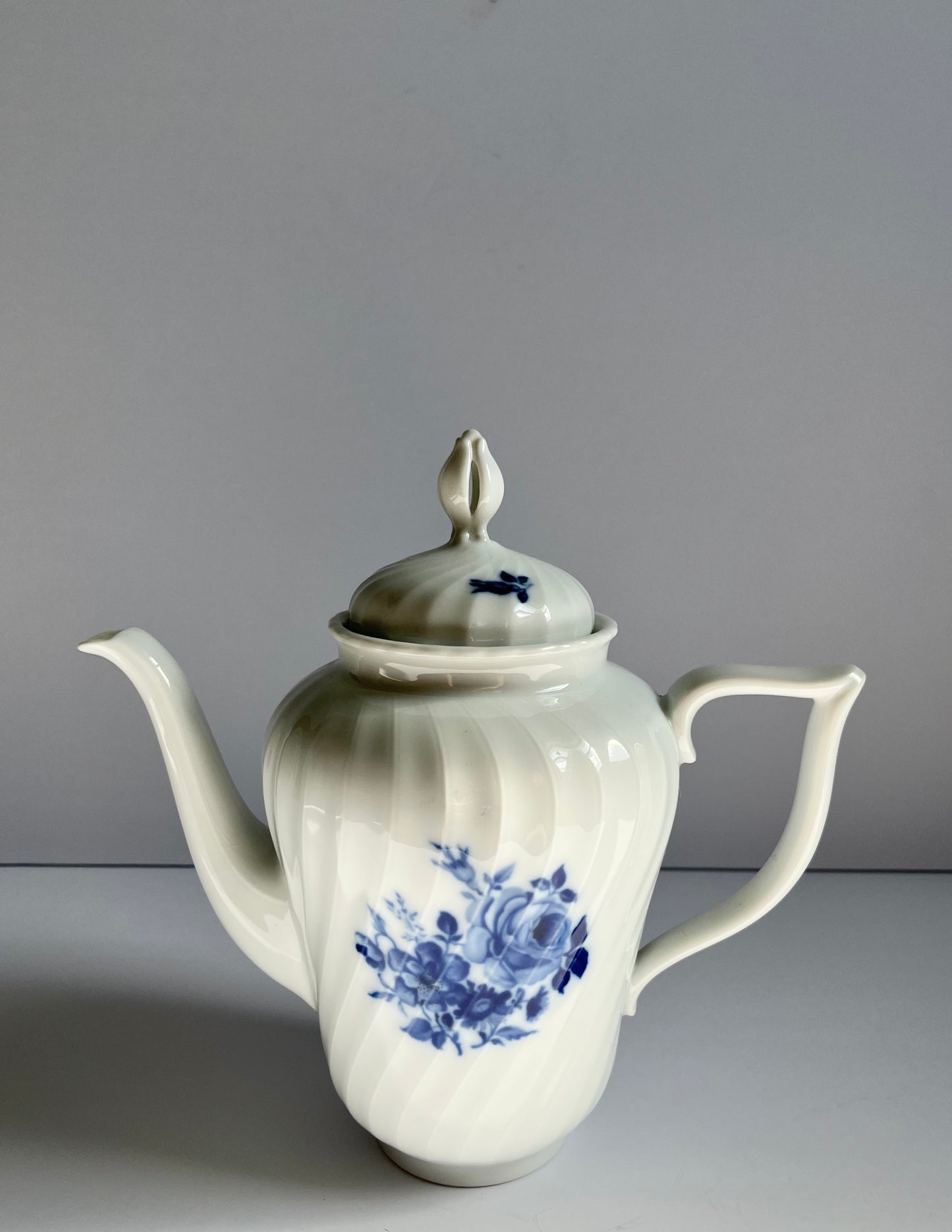 Copenhagen Rose Tea Pot